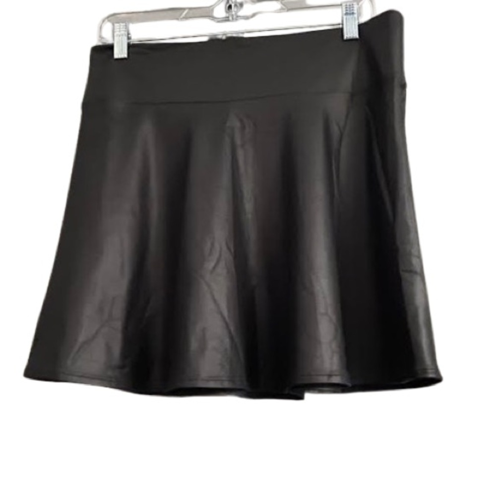 Pleather Skater Skirt Forever 21 - Picture 10 of 13